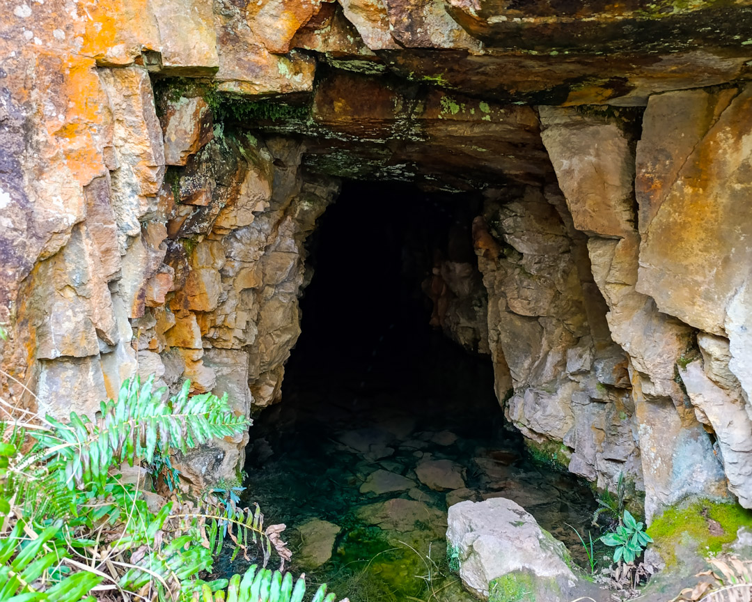 Cuevas de antiguas minas, vista 3
